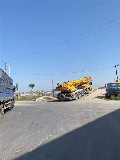 新密市25吨吊车的租赁价格大概是多少？