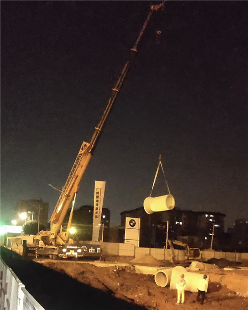 新密市“弯臂矫正”—— 吊车的 “形变补偿” 技术